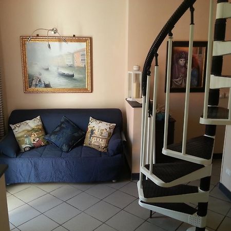 Case Vacanze Borgo Marina インペリア 部屋 写真